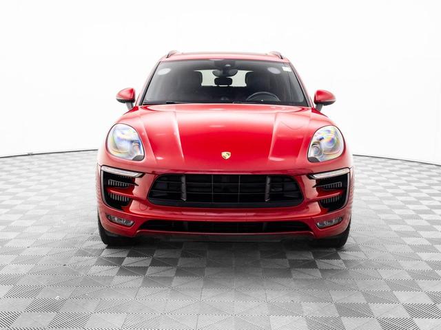 Photo of 2017 Carmine Red Porsche Macan