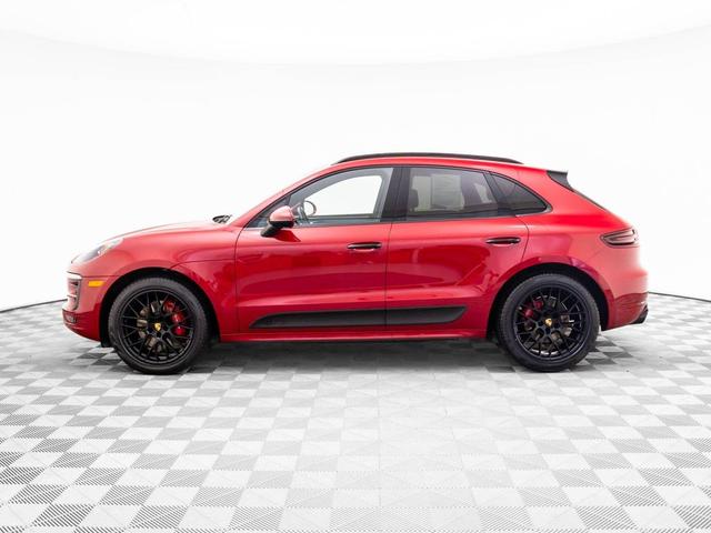 Photo of 2017 Carmine Red Porsche Macan