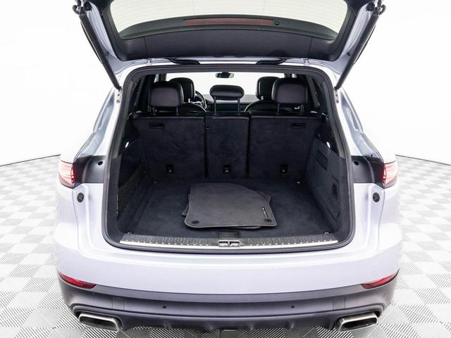 Photo of 2019 Black Porsche Cayenne