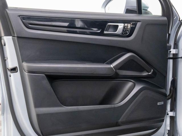 Photo of 2019 Black Porsche Cayenne