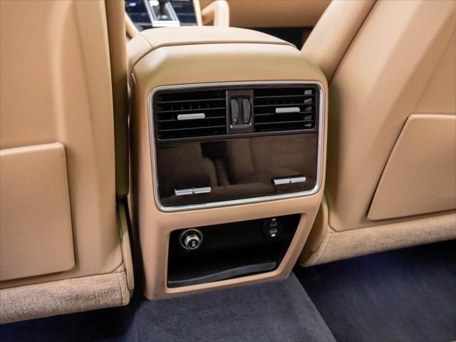 Photo of 2023 Chromite Black Metallic Porsche Cayenne