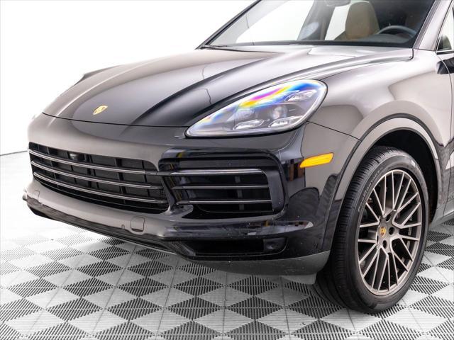 Photo of 2023 Chromite Black Metallic Porsche Cayenne