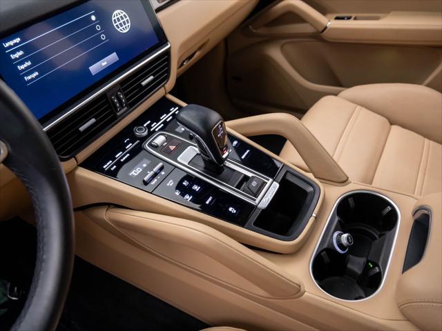 Photo of 2023 Chromite Black Metallic Porsche Cayenne