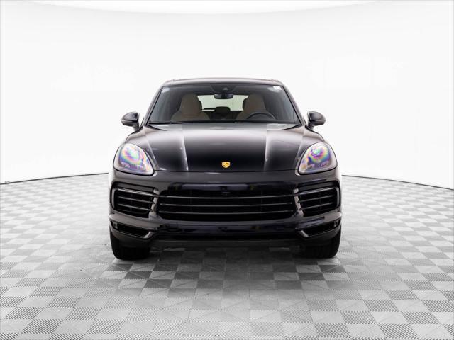 Photo of 2023 Chromite Black Metallic Porsche Cayenne