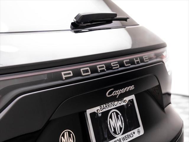 Photo of 2023 Chromite Black Metallic Porsche Cayenne