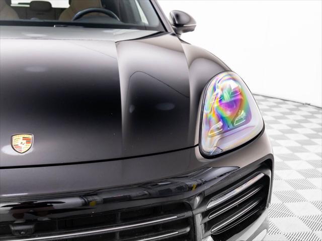 Photo of 2023 Chromite Black Metallic Porsche Cayenne