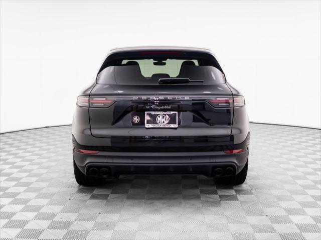 Photo of 2023 Chromite Black Metallic Porsche Cayenne