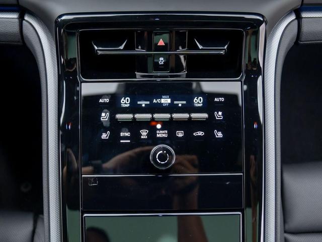 Photo of 2025 Black Porsche Panamera