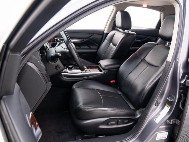 Photo of 2015 Graphite Shadow INFINITI Q70