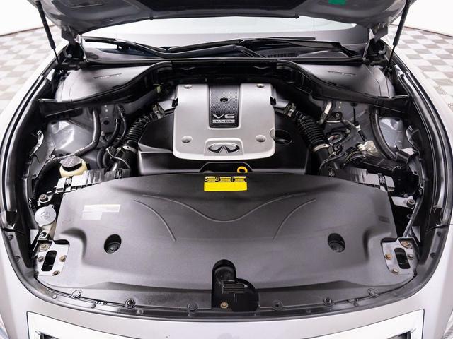 Photo of 2015 Graphite Shadow INFINITI Q70