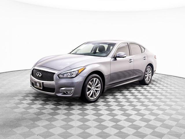 Photo of 2015 Graphite Shadow INFINITI Q70