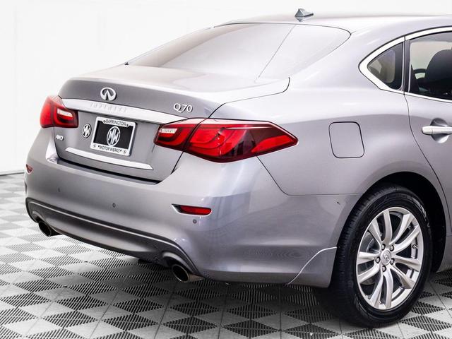 Photo of 2015 Graphite Shadow INFINITI Q70