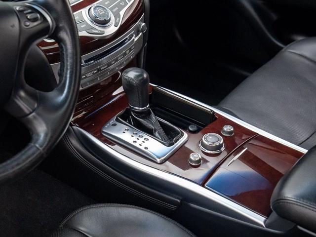 Photo of 2015 Graphite Shadow INFINITI Q70