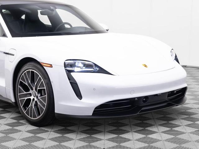 Photo of 2022 White Porsche Taycan
