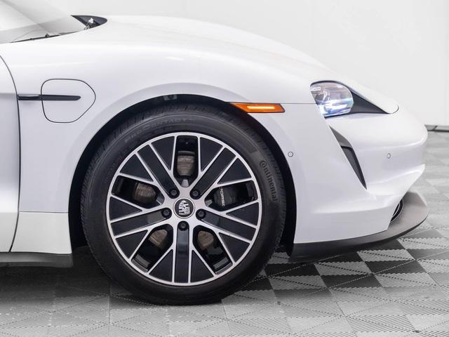 Photo of 2022 White Porsche Taycan