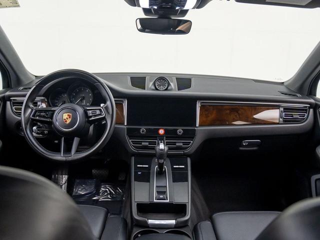 Photo of 2023 Blue Porsche Macan
