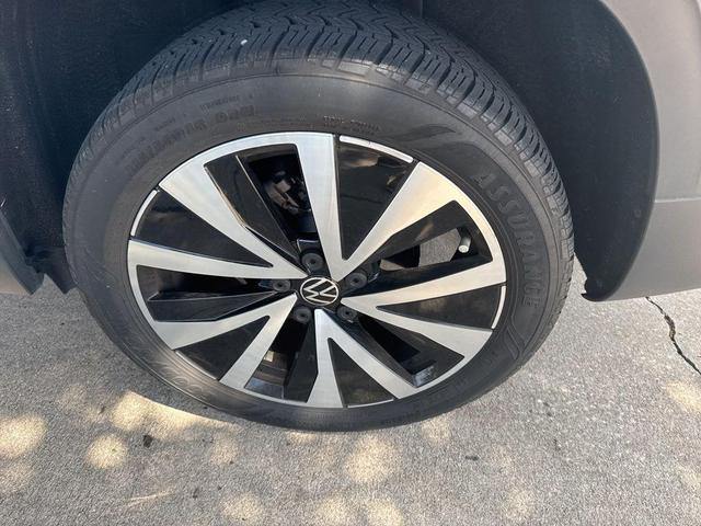 Photo of 2022 Pure White Volkswagen Taos