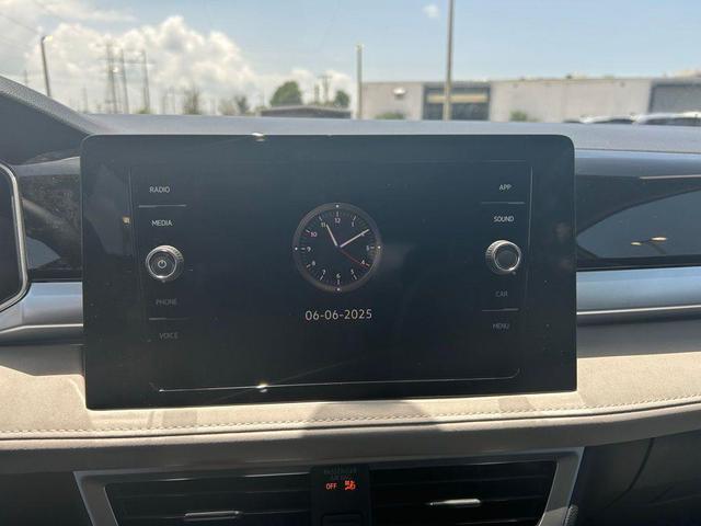 Photo of 2025 Pure White Volkswagen Taos