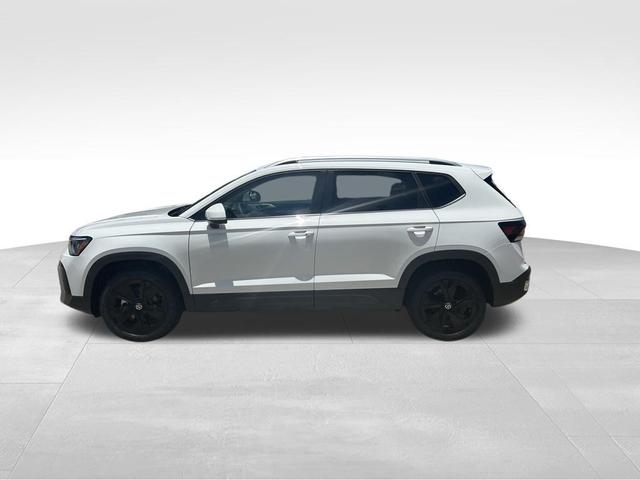 Photo of 2025 Pure White Volkswagen Taos