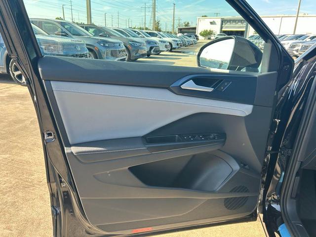 Photo of 2024 Deep Black Pearl Volkswagen Taos