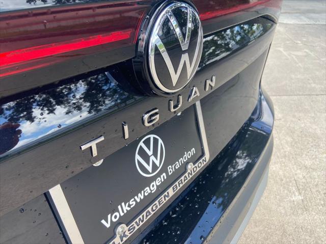 Photo of 2025 Deep Black Volkswagen Tiguan