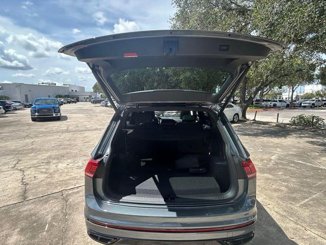 Photo of 2022 Platinum Gray Metallic Volkswagen Tiguan
