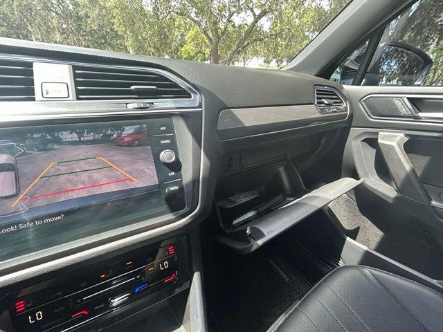 Photo of 2022 Platinum Gray Metallic Volkswagen Tiguan