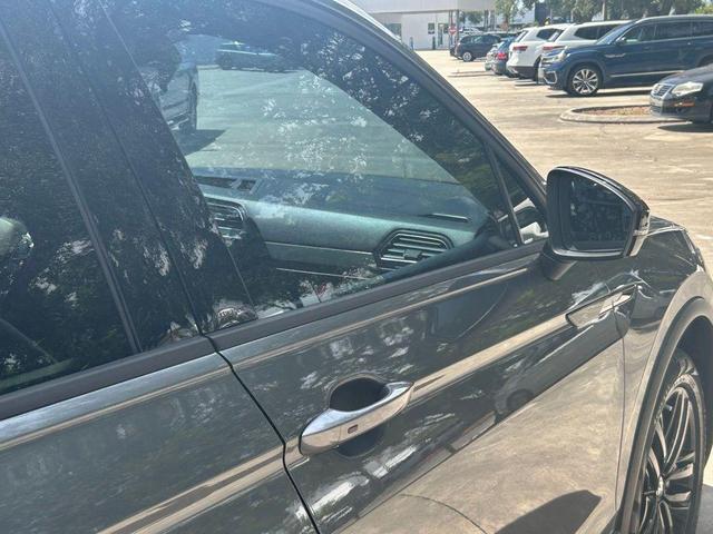 Photo of 2022 Platinum Gray Metallic Volkswagen Tiguan