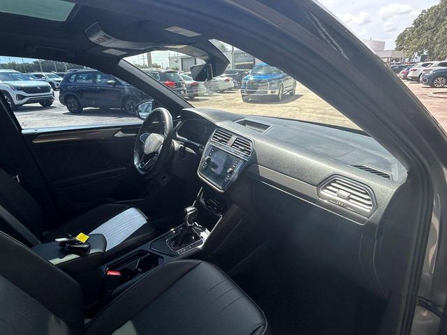 Photo of 2022 Platinum Gray Metallic Volkswagen Tiguan