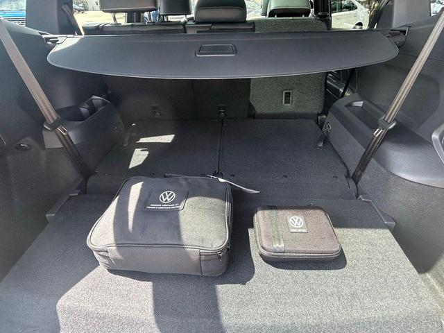 Photo of 2022 Platinum Gray Metallic Volkswagen Tiguan