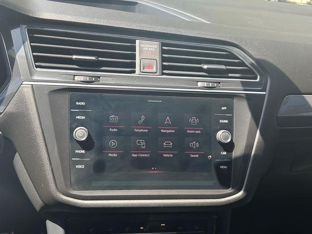 Photo of 2022 Platinum Gray Metallic Volkswagen Tiguan