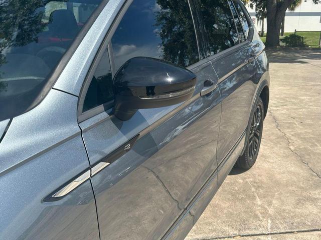 Photo of 2022 Platinum Gray Metallic Volkswagen Tiguan