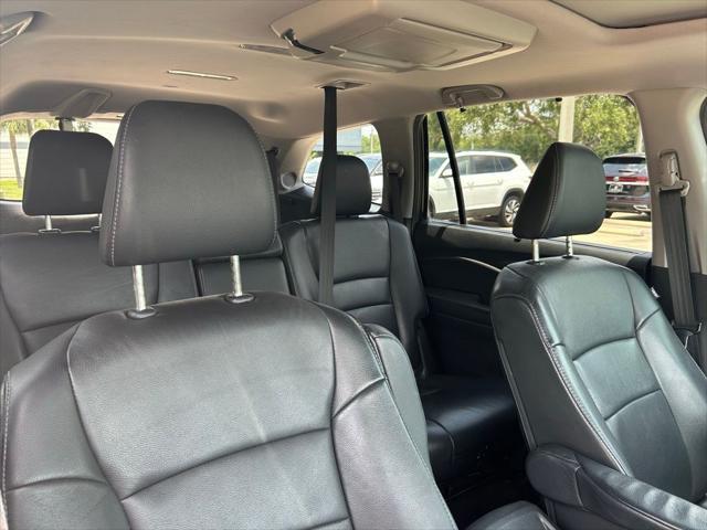 Photo of 2019 Black Metallic Honda Pilot