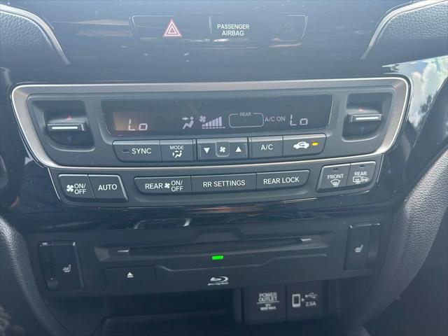 Photo of 2019 Black Metallic Honda Pilot