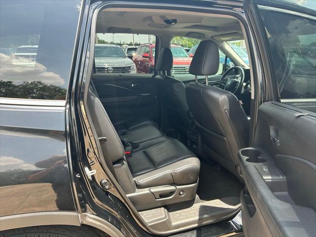 Photo of 2019 Black Metallic Honda Pilot
