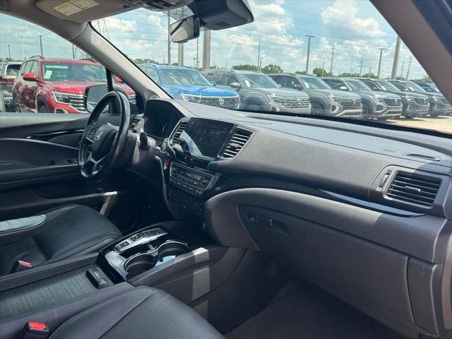 Photo of 2019 Black Metallic Honda Pilot