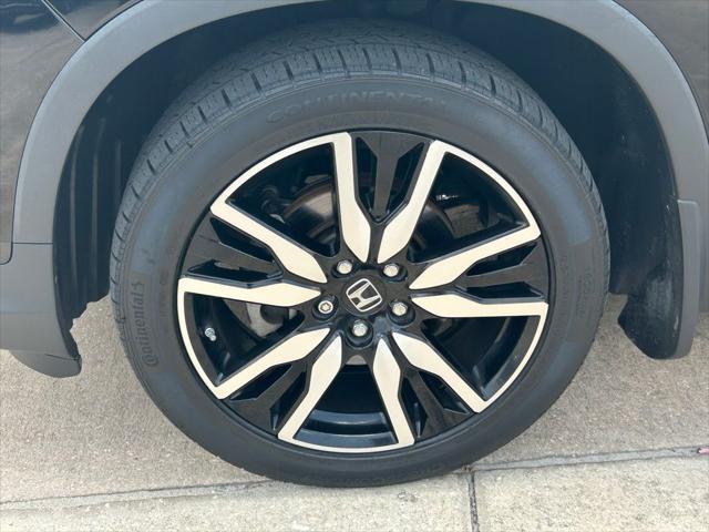 Photo of 2019 Black Metallic Honda Pilot