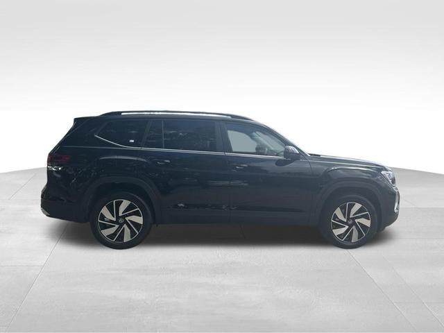 Photo of 2026 Deep Black Volkswagen Atlas