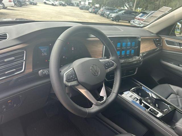 Photo of 2026 Deep Black Volkswagen Atlas
