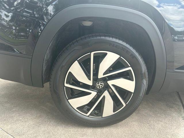 Photo of 2026 Deep Black Volkswagen Atlas