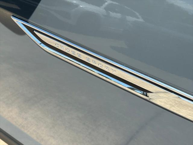 Photo of 2025 Pure Gray Volkswagen Atlas Cross Sport