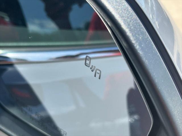 Photo of 2025 Pure Gray Volkswagen Atlas Cross Sport