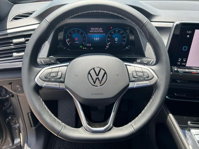 Photo of 2025 Platinum Gray Volkswagen Atlas Cross Sport