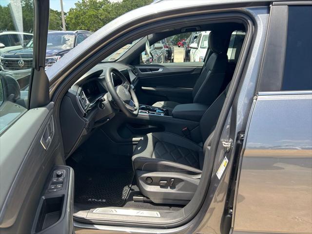 Photo of 2025 Platinum Gray Volkswagen Atlas Cross Sport