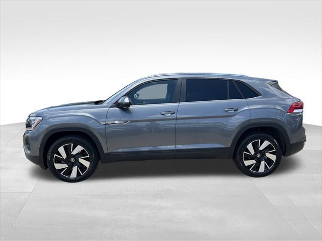 Photo of 2025 Platinum Gray Volkswagen Atlas Cross Sport