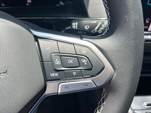 Photo of 2025 Platinum Gray Volkswagen Atlas Cross Sport
