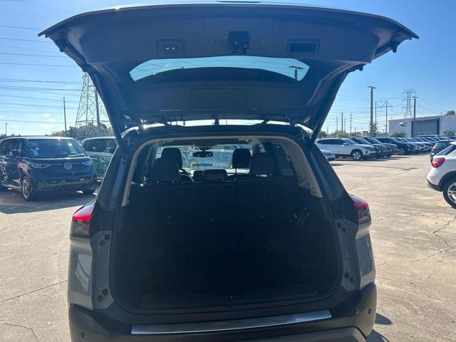 Photo of 2021 Boulder Gray Pearl/Super Black Nissan Rogue