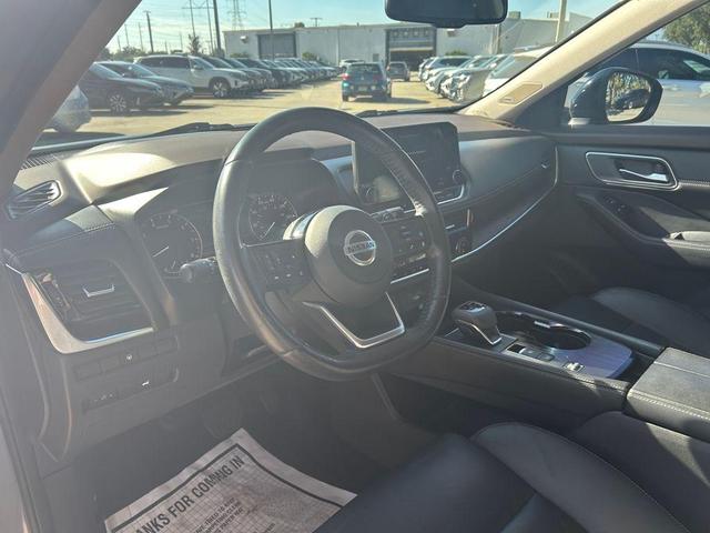 Photo of 2021 Boulder Gray Pearl/Super Black Nissan Rogue