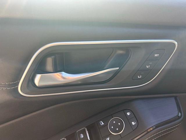Photo of 2021 Boulder Gray Pearl/Super Black Nissan Rogue
