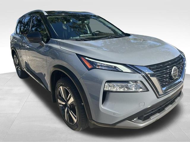Photo of 2021 Boulder Gray Pearl/Super Black Nissan Rogue